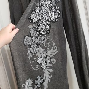 Long embellished light sweater w/sequin pattern
